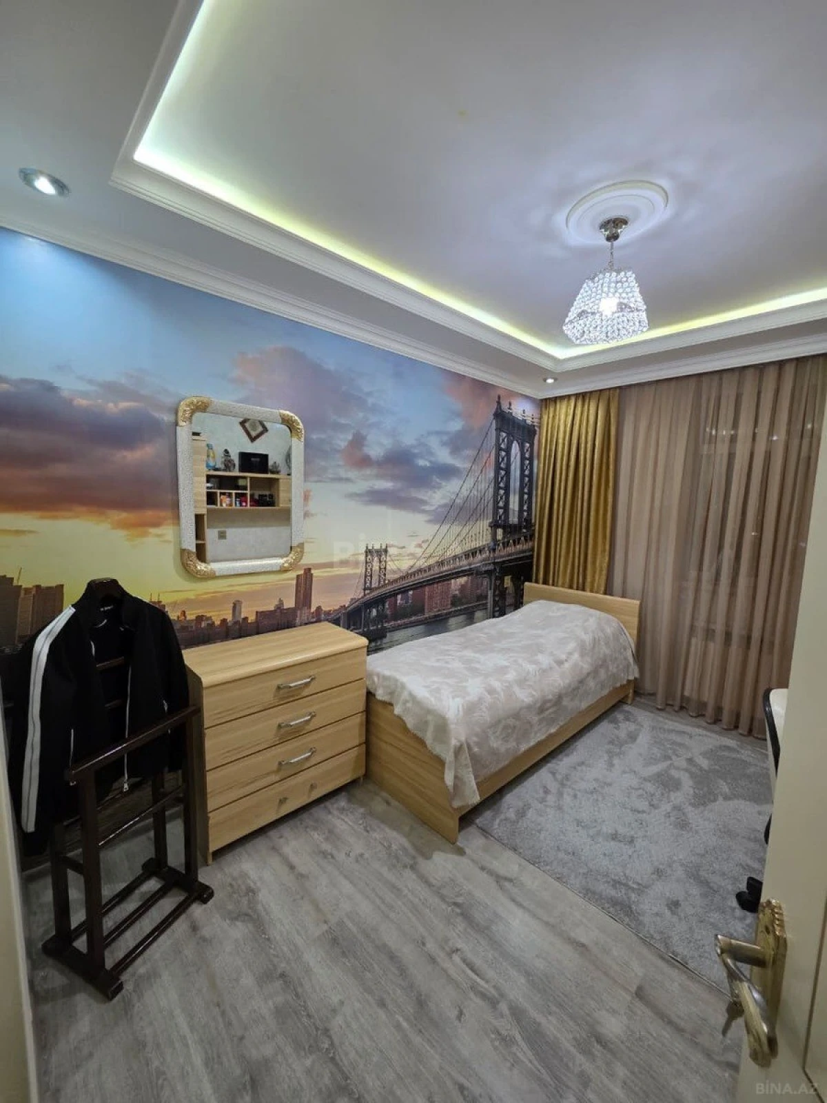 Satılır 5 otaqlı mənzil 108 m²