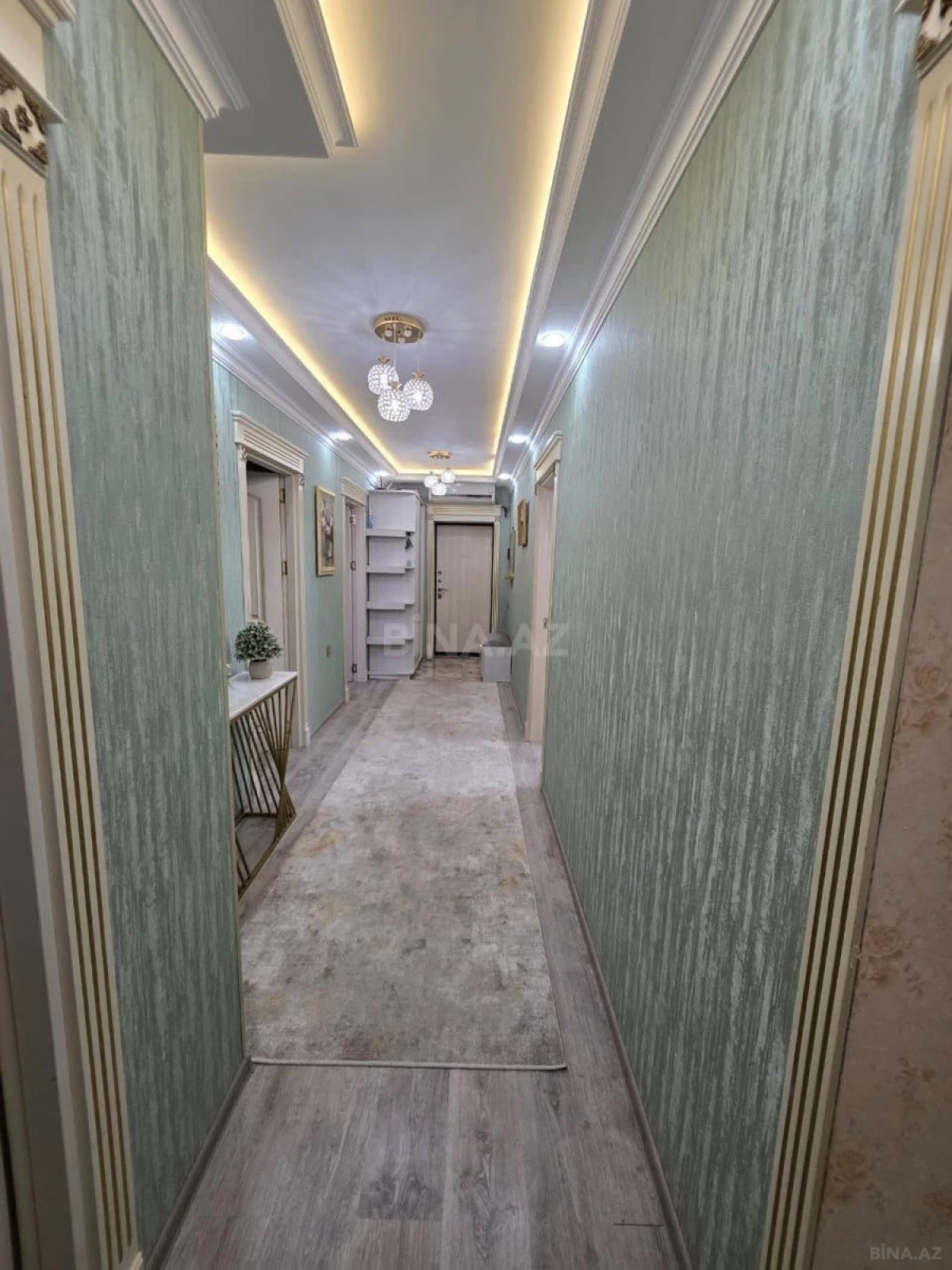 Satılır 5 otaqlı mənzil 108 m²