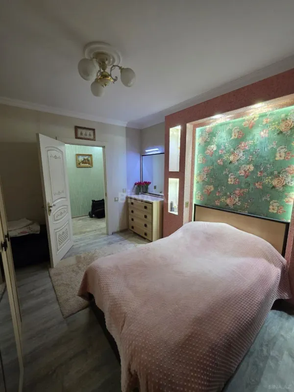 Satılır 5 otaqlı mənzil 108 m²