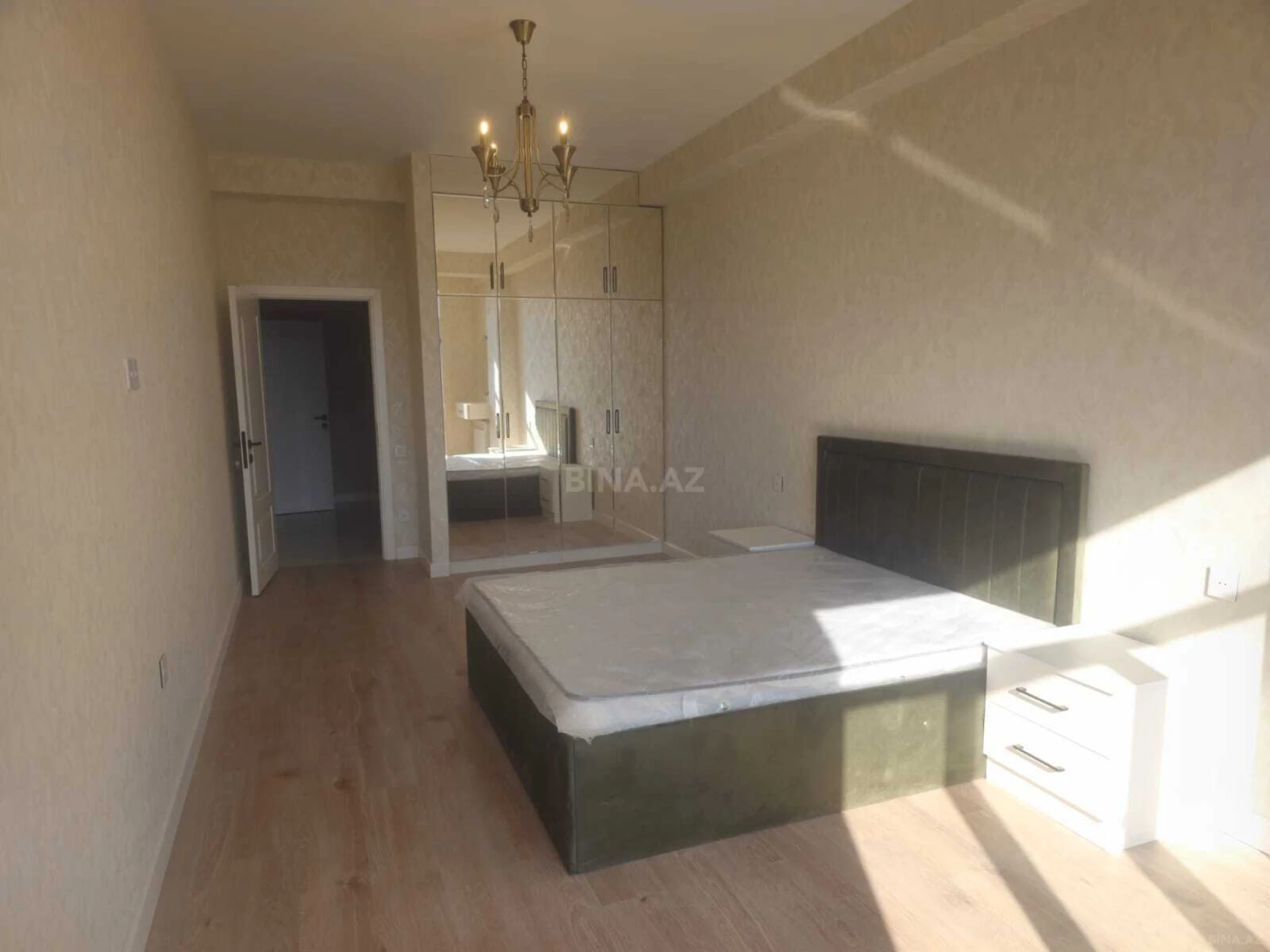 Kirayə verilir 2 otaqlı mənzil 75 m²