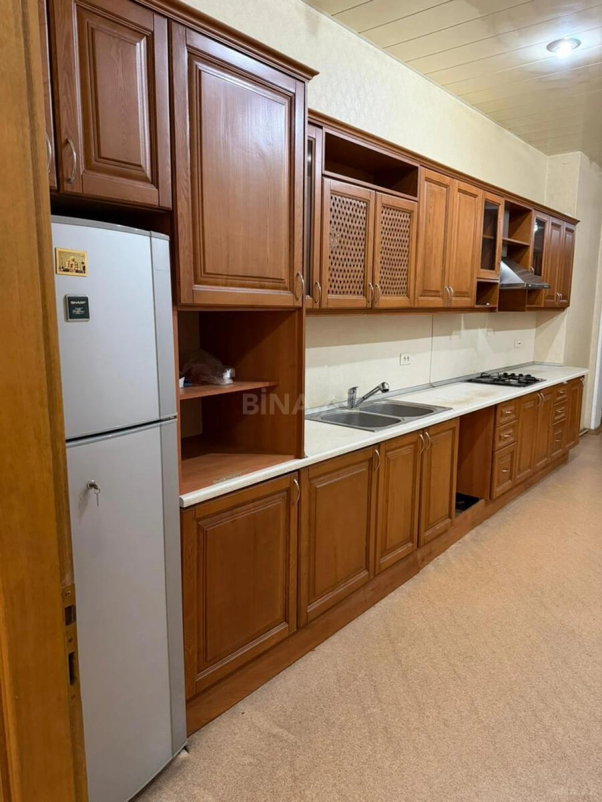 Satılır 4 otaqlı mənzil 173 m²