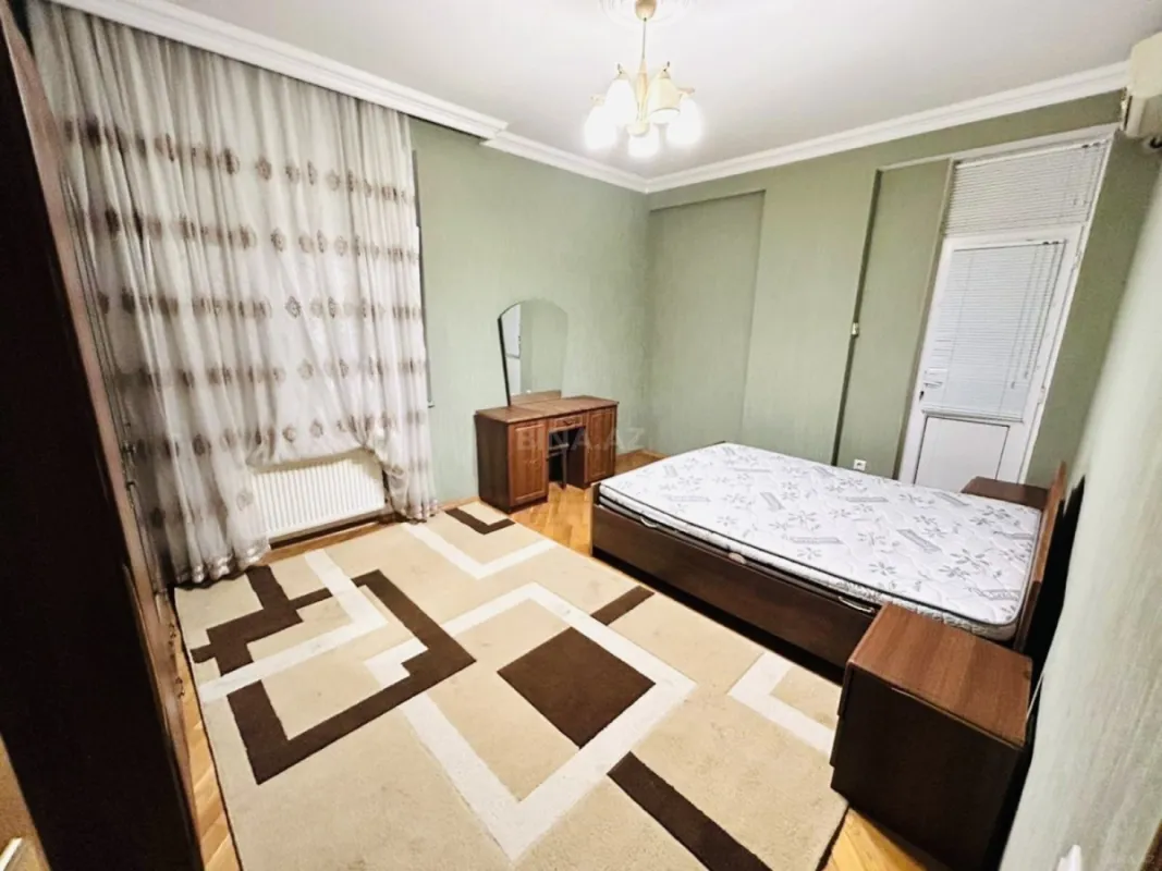 Kirayə verilir 2 otaqlı mənzil 88 m²