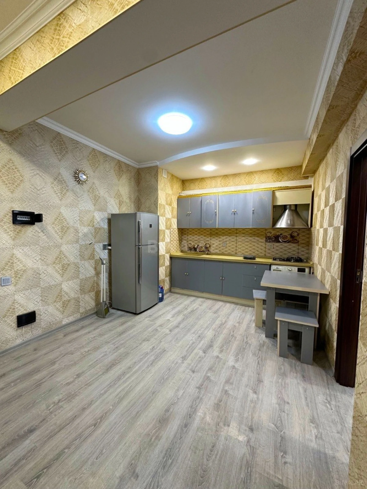 Satılır 2 otaqlı mənzil 70 m²