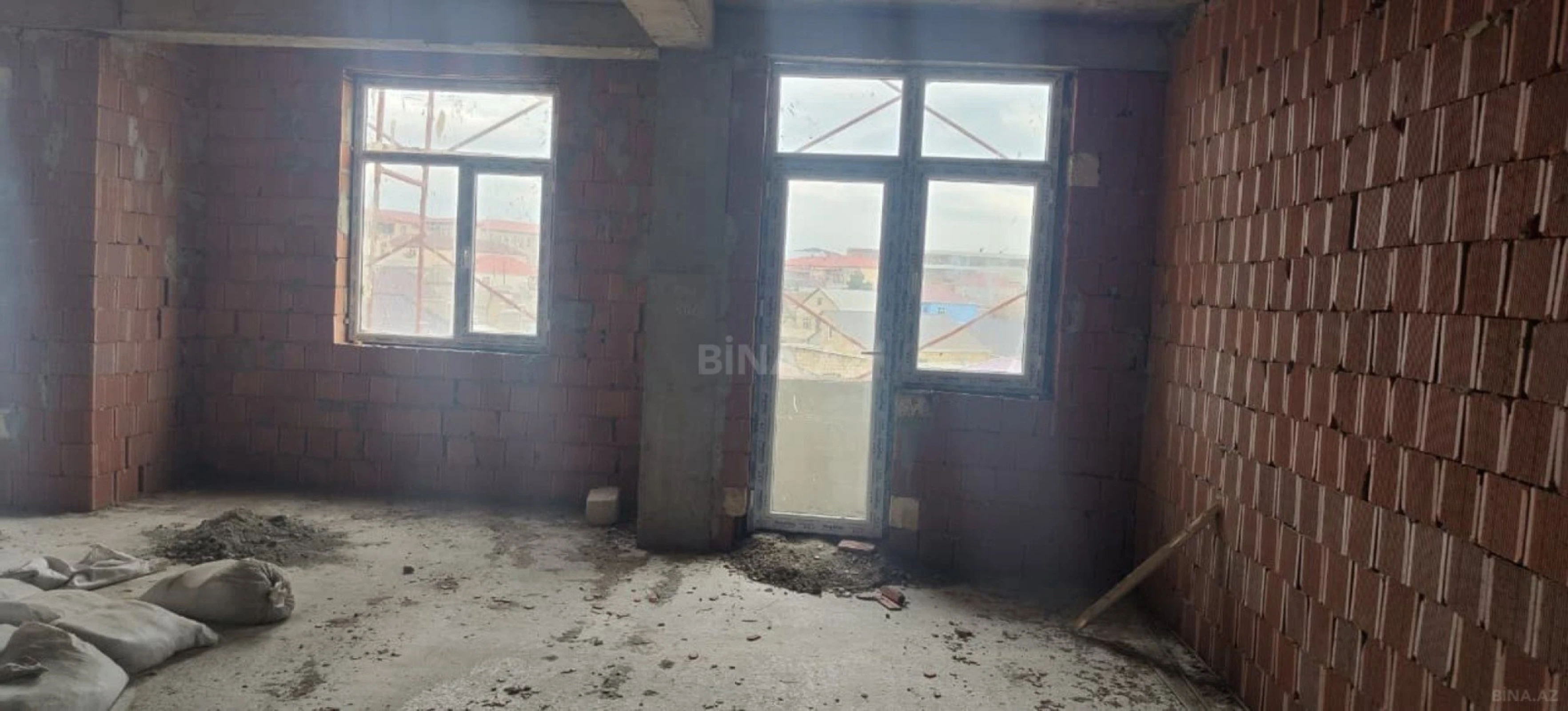 Satılır 2 otaqlı mənzil 68 m²