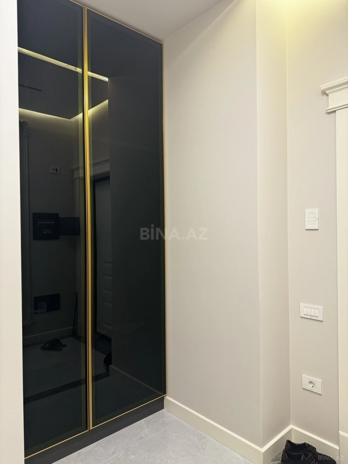 Satılır 2 otaqlı mənzil 79 m²