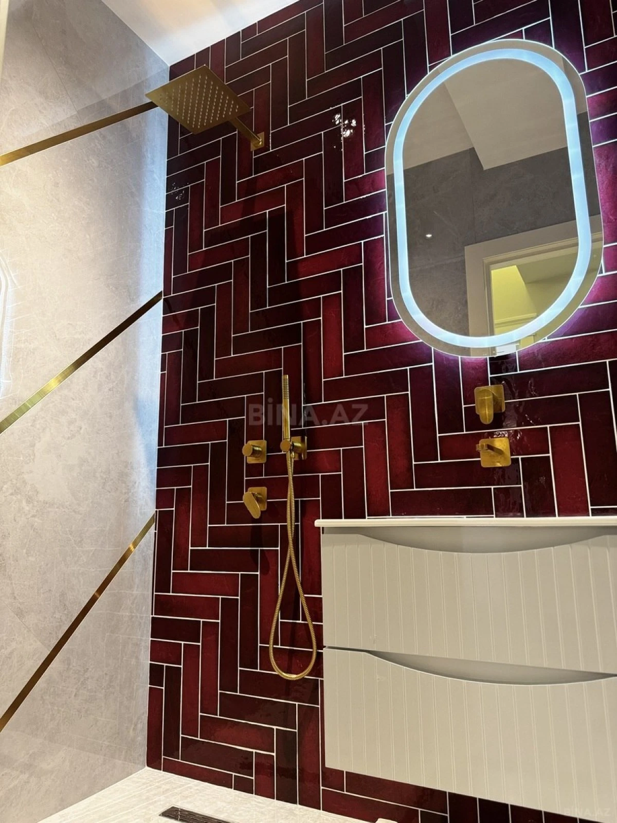 Satılır 2 otaqlı mənzil 79 m²