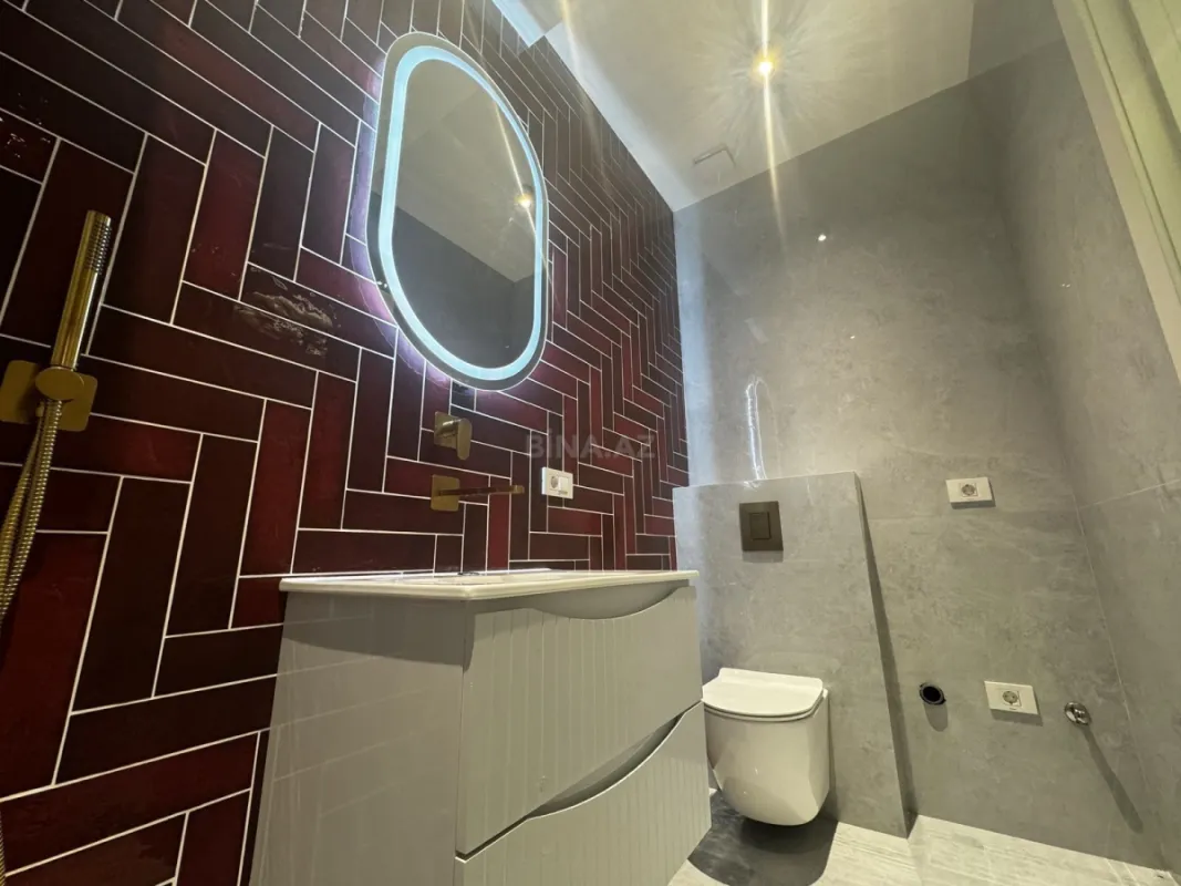 Satılır 2 otaqlı mənzil 79 m²