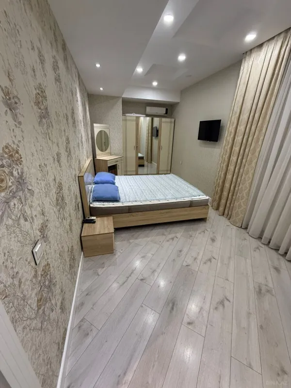 Kirayə verilir 2 otaqlı mənzil 92 m²