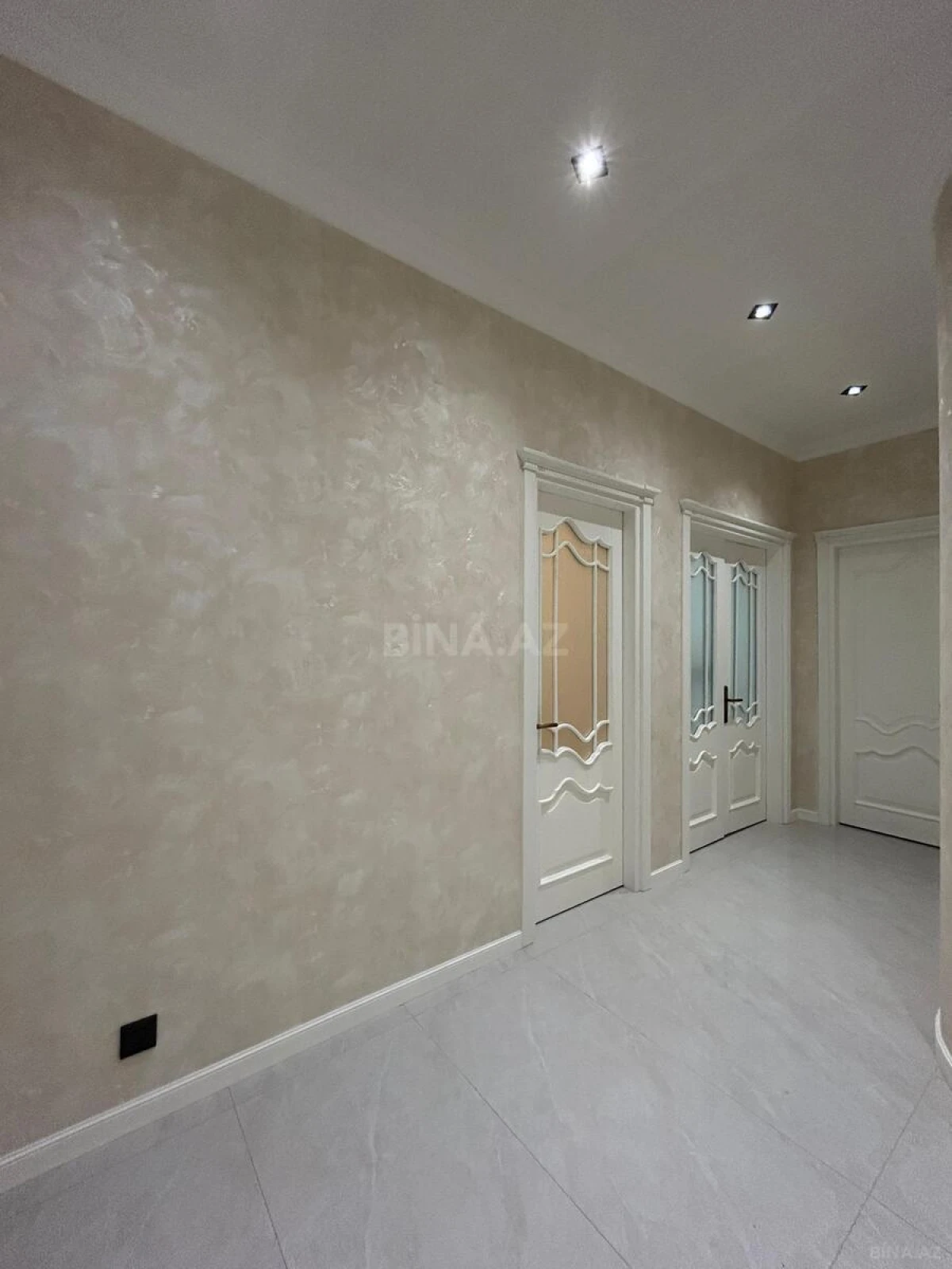 Satılır 3 otaqlı mənzil 120 m²