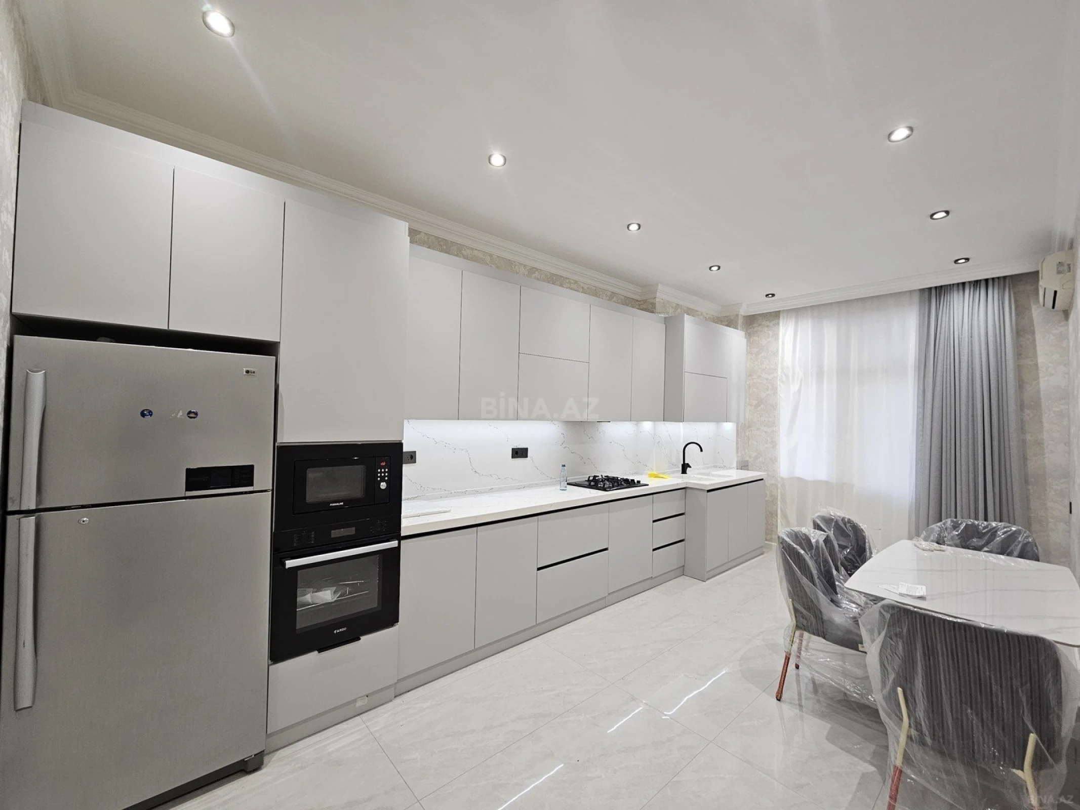 Satılır 3 otaqlı mənzil 120 m²