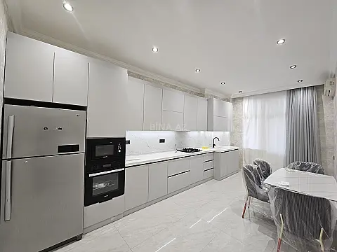 Satılır 3 otaqlı mənzil 120 m²