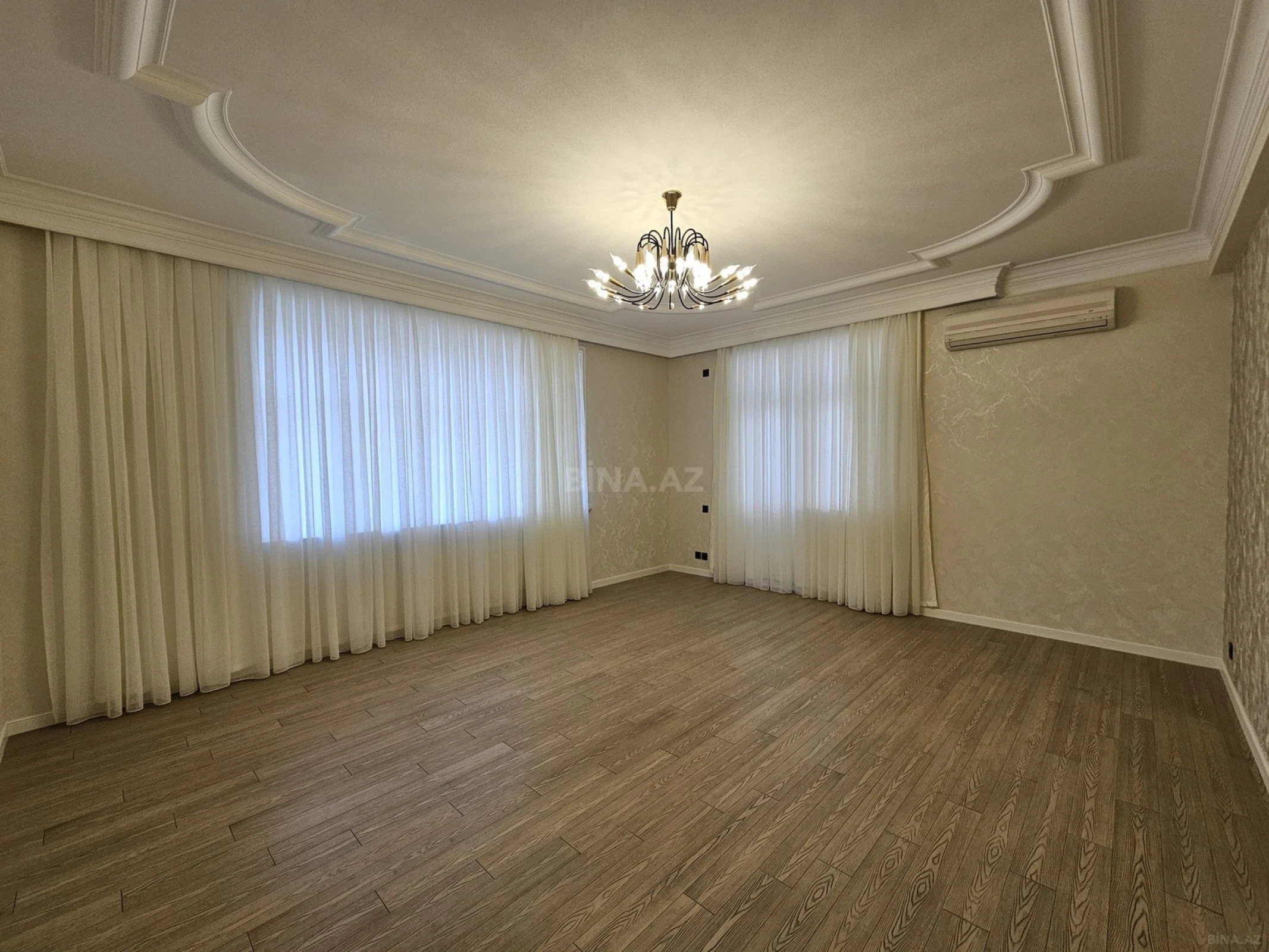 Satılır 3 otaqlı mənzil 120 m²
