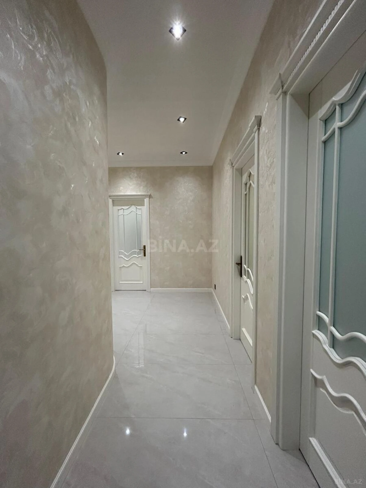 Satılır 3 otaqlı mənzil 120 m²