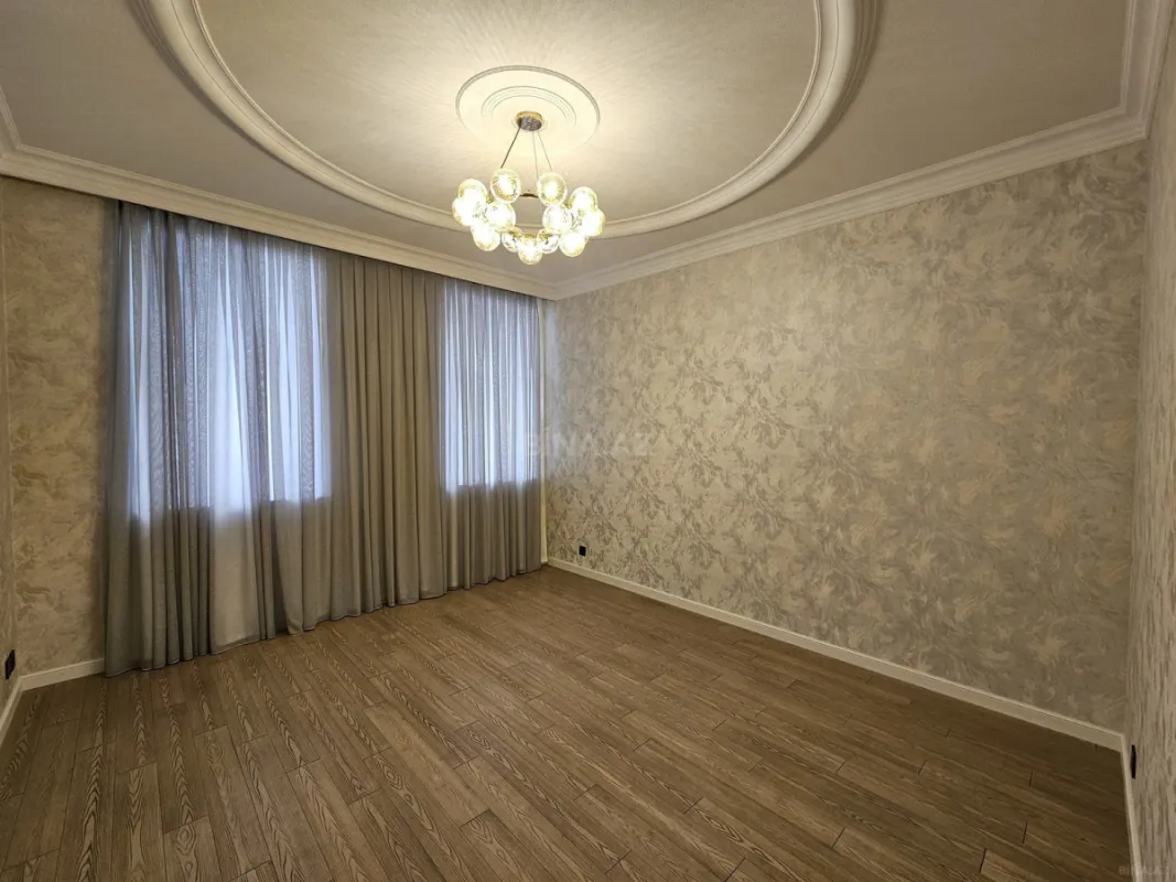 Satılır 3 otaqlı mənzil 120 m²