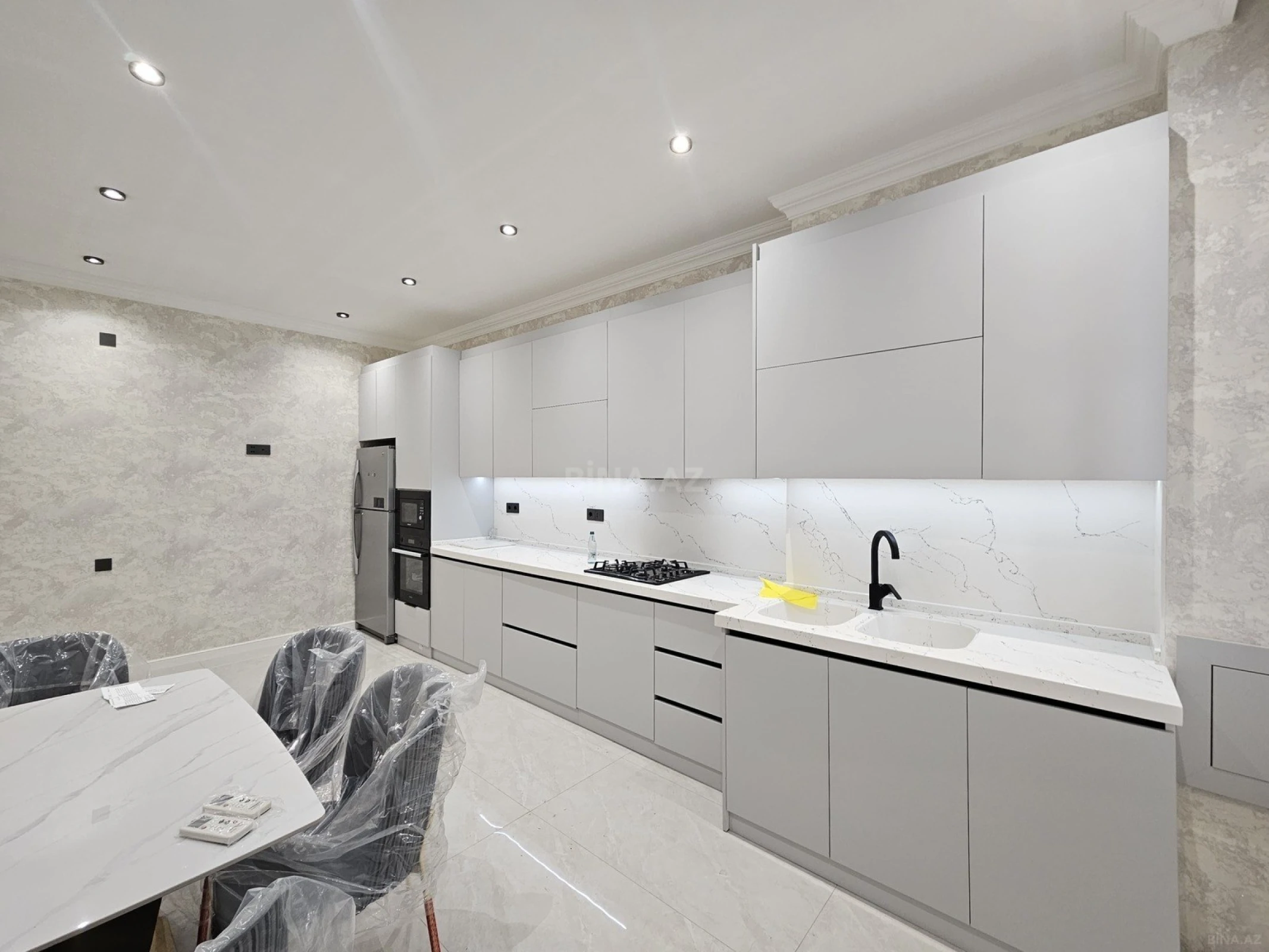 Satılır 3 otaqlı mənzil 120 m²