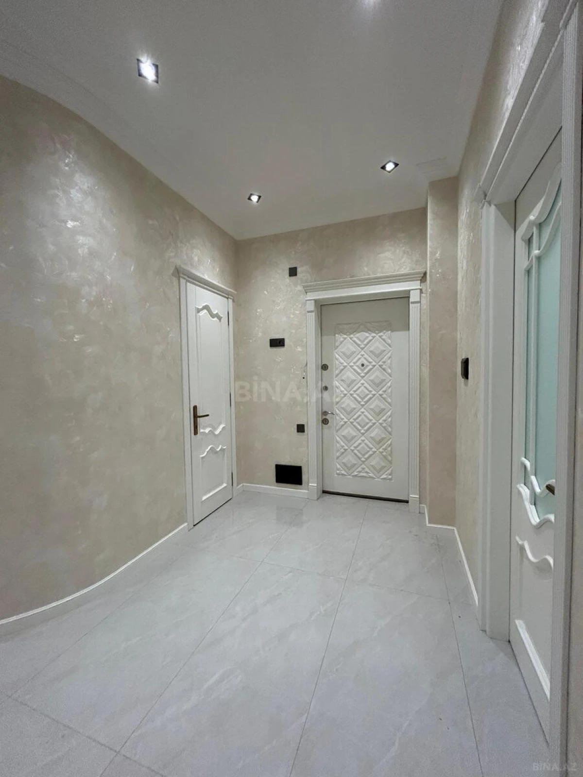 Satılır 3 otaqlı mənzil 120 m²