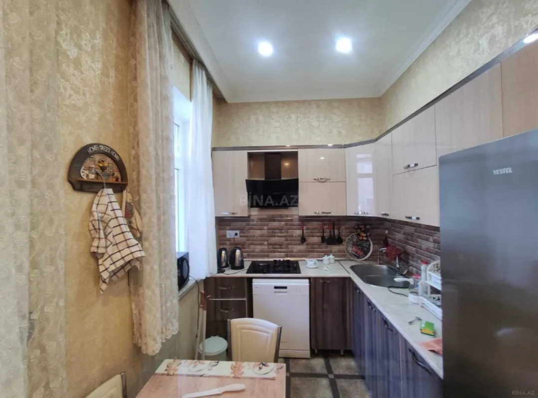 Kirayə verilir 2 otaqlı mənzil 65 m²