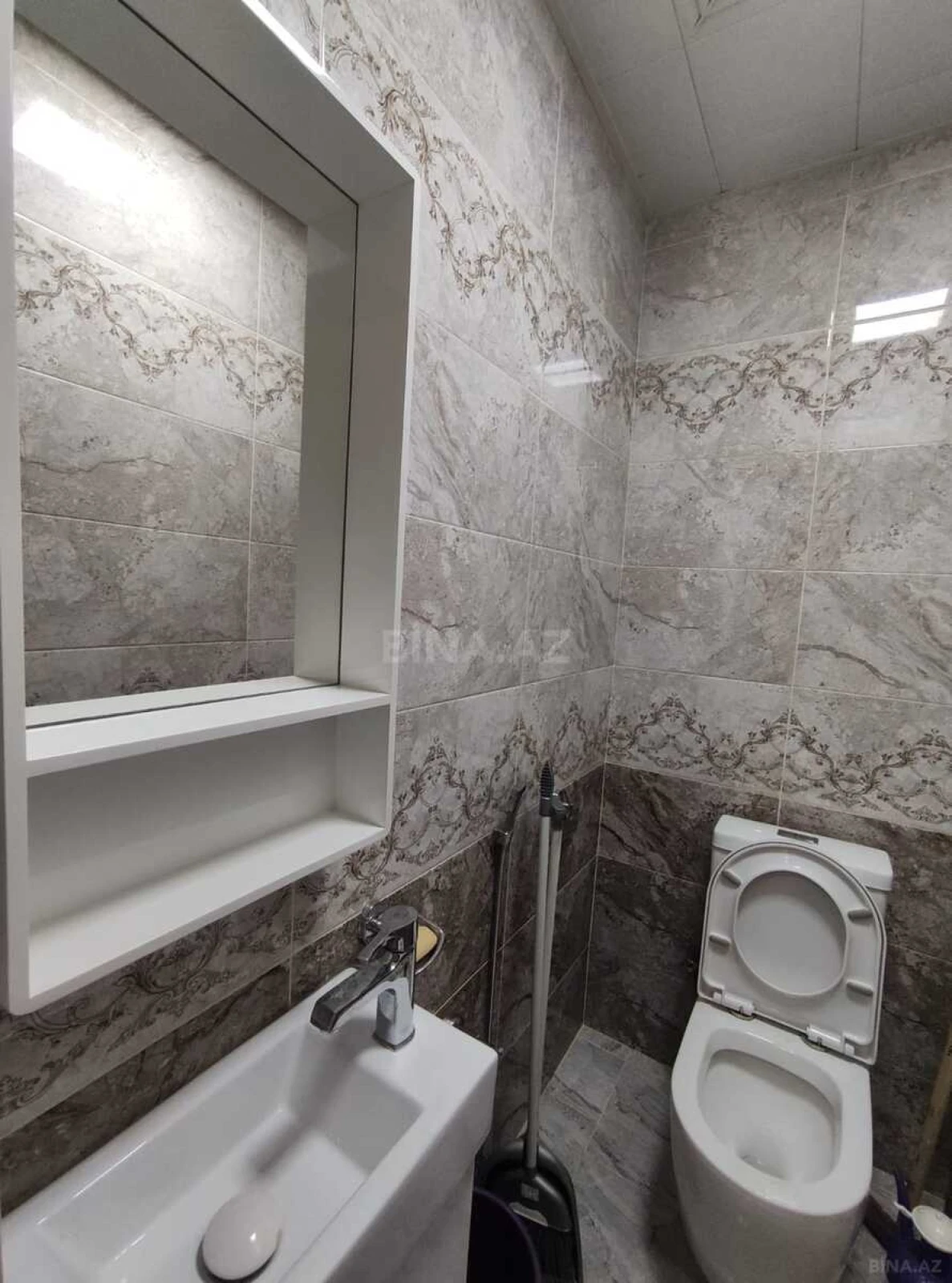 Kirayə verilir 2 otaqlı mənzil 65 m²