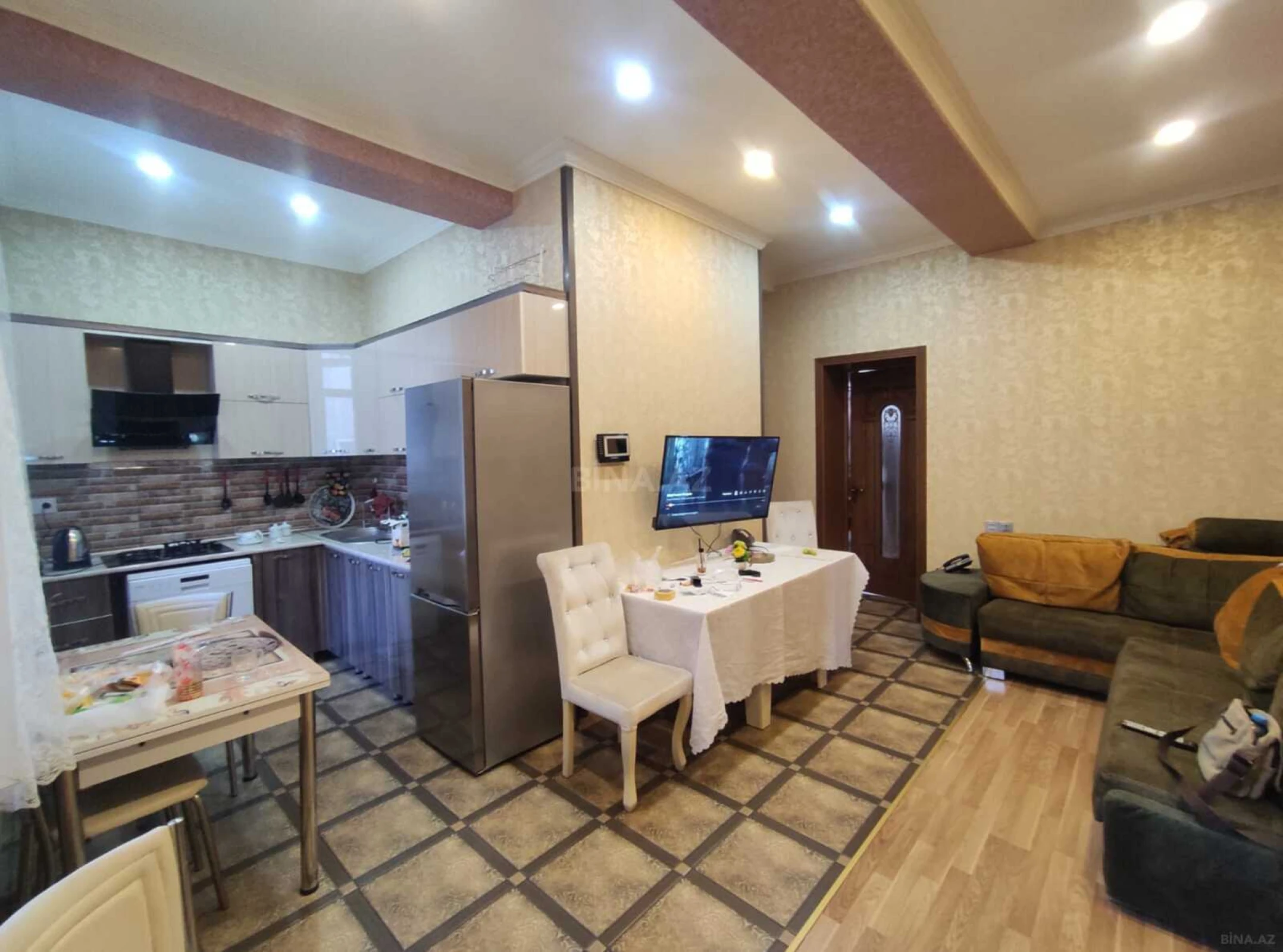 Kirayə verilir 2 otaqlı mənzil 65 m²