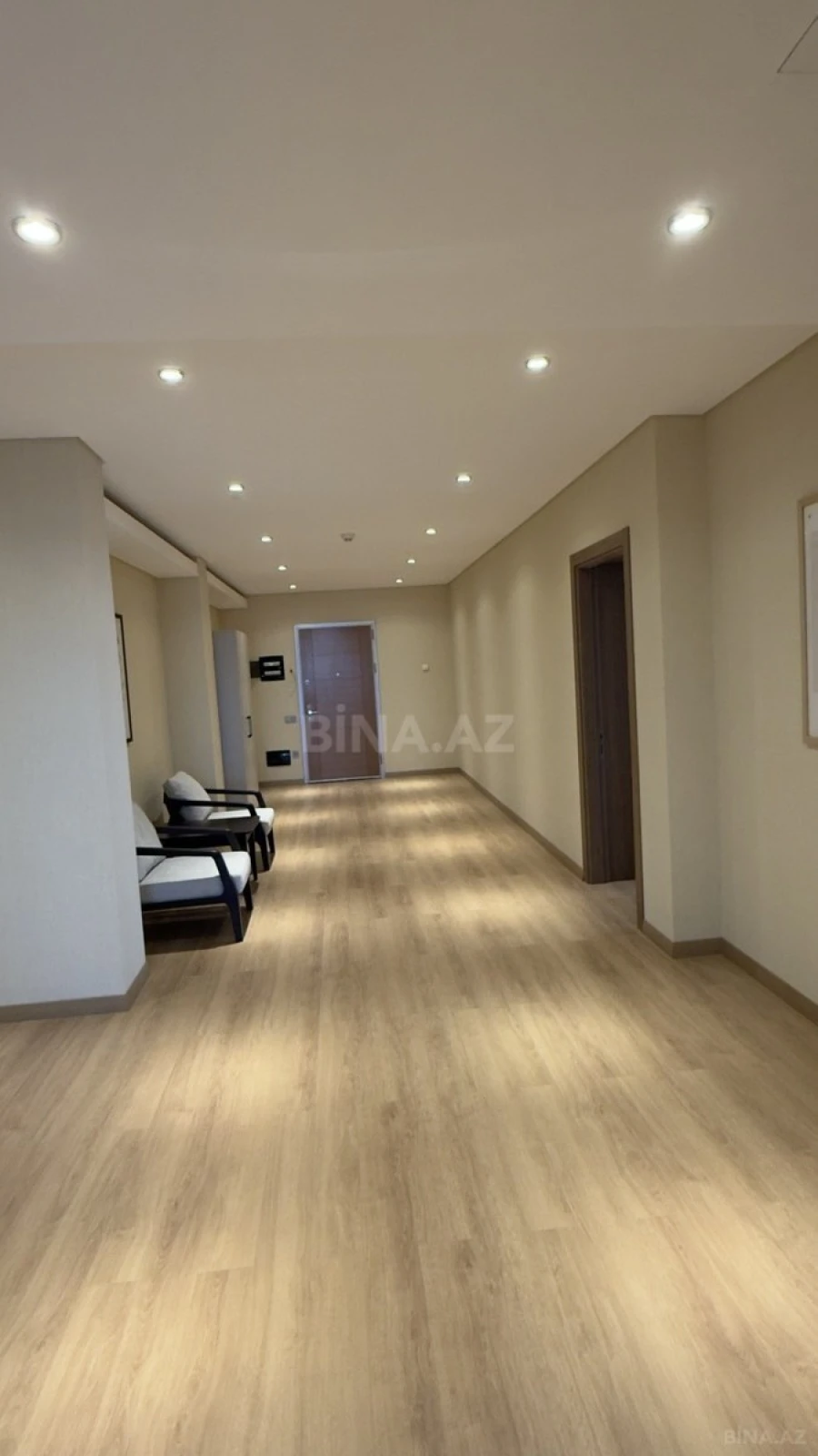 Kirayə verilir 4 otaqlı mənzil 201.2 m²