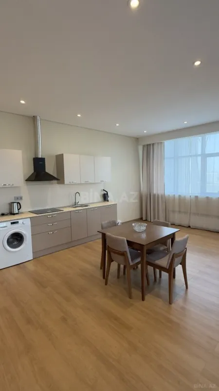 Kirayə verilir 4 otaqlı mənzil 201.2 m²