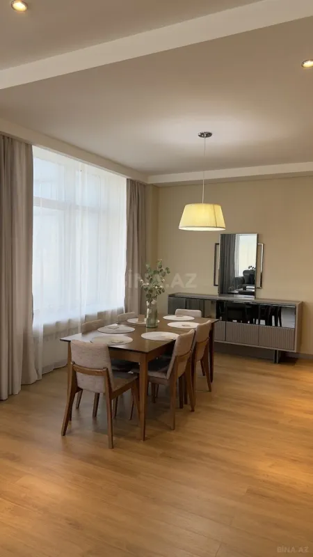 Kirayə verilir 4 otaqlı mənzil 201.2 m²
