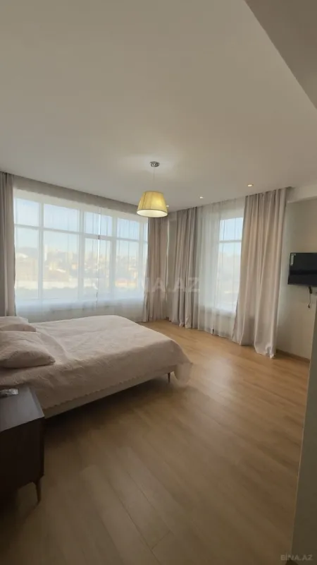 Kirayə verilir 4 otaqlı mənzil 201.2 m²