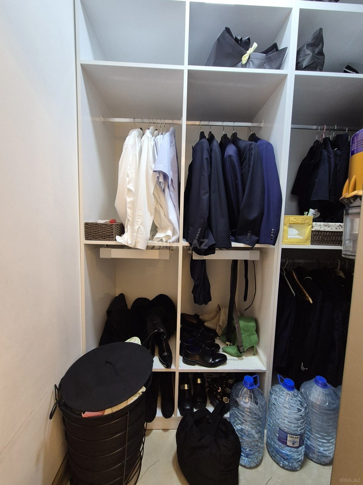 Satılır 3 otaqlı mənzil 156 m²