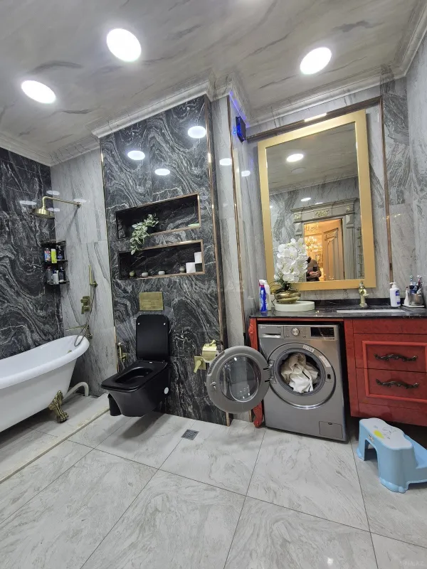 Satılır 3 otaqlı mənzil 156 m²