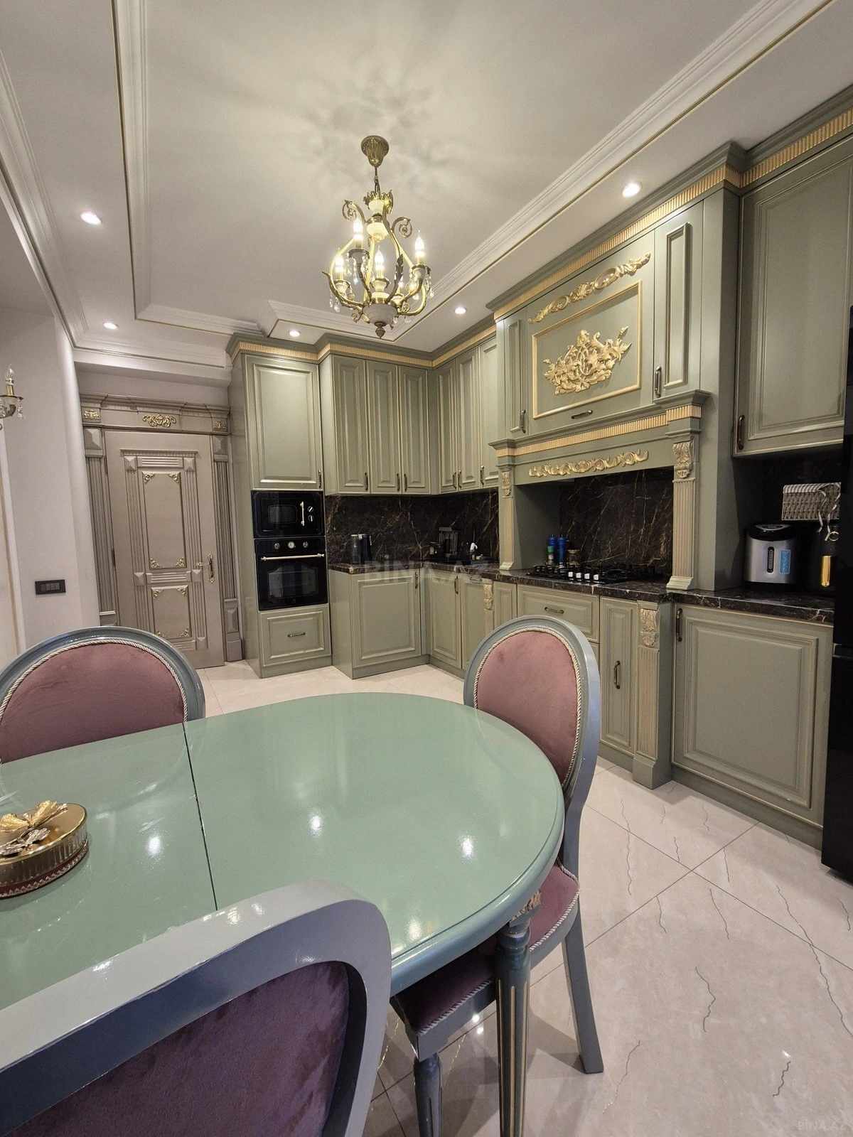 Satılır 3 otaqlı mənzil 156 m²