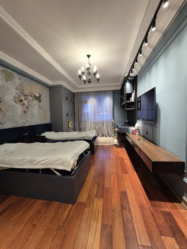 Satılır 3 otaqlı mənzil 156 m²