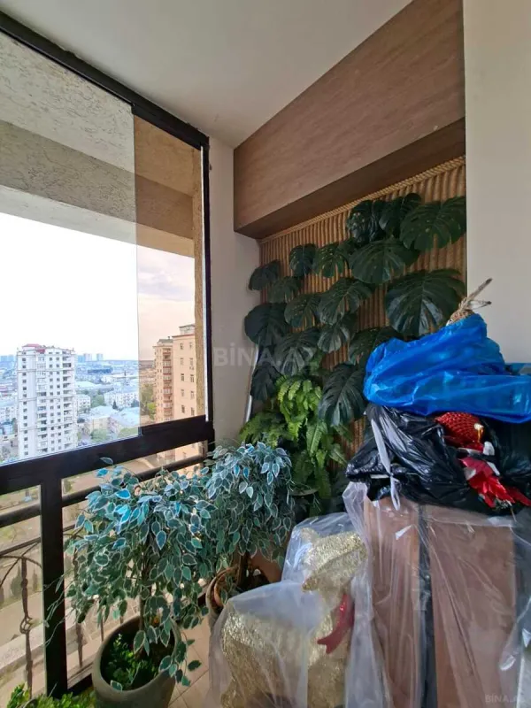 Satılır 3 otaqlı mənzil 137 m²