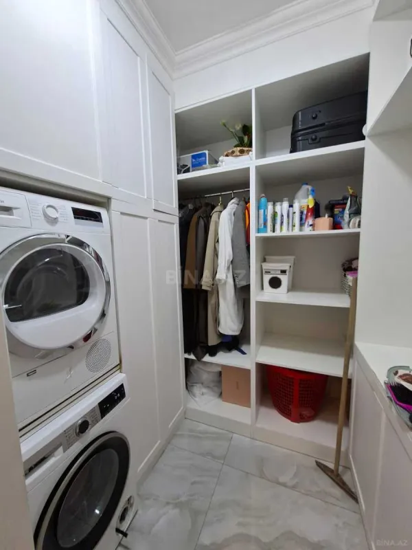 Satılır 3 otaqlı mənzil 137 m²