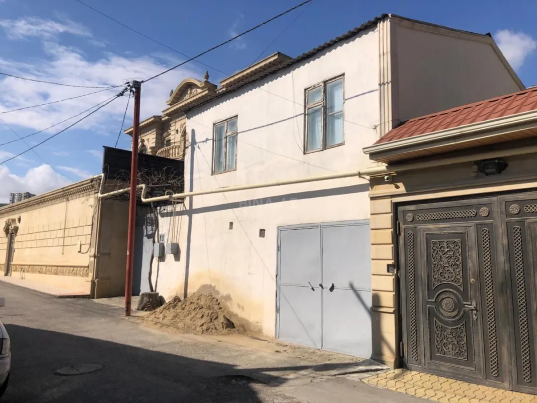 Satılır 7 otaqlı həyət evi 100 m²
