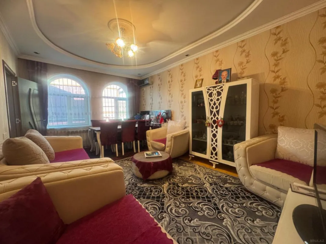 Satılır 5 otaqlı həyət evi 140 m²