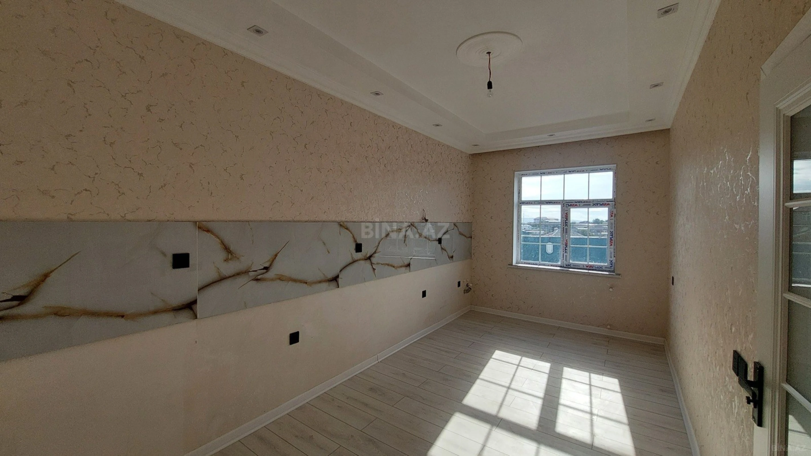 Satılır 4 otaqlı həyət evi 140 m²