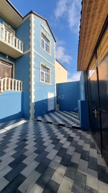 Satılır 4 otaqlı həyət evi 140 m²