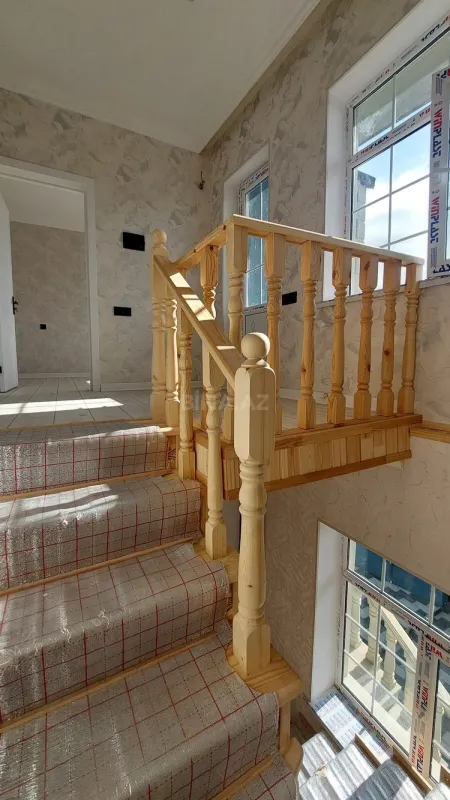 Satılır 4 otaqlı həyət evi 140 m²