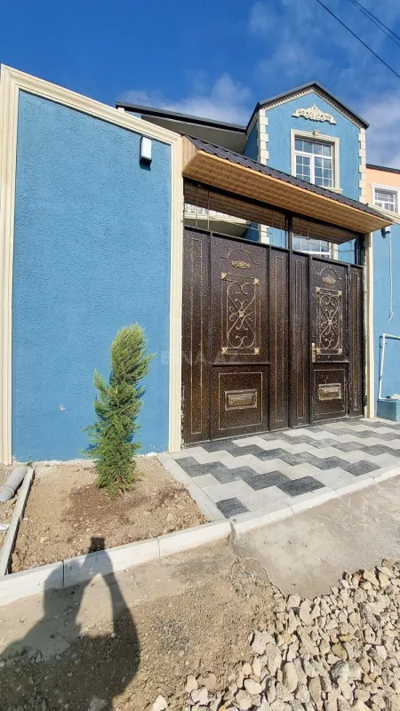 Satılır 4 otaqlı həyət evi 140 m²