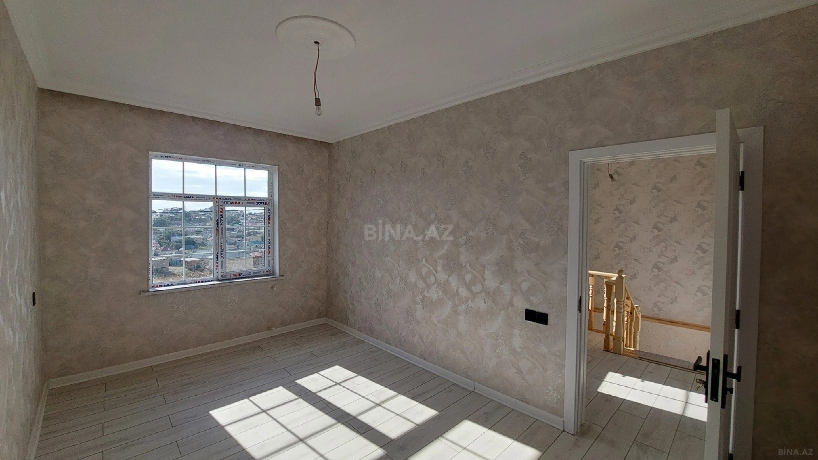 Satılır 4 otaqlı həyət evi 140 m²
