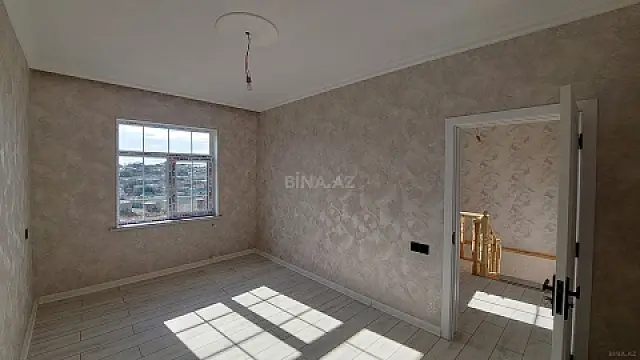 Satılır 4 otaqlı həyət evi 140 m²