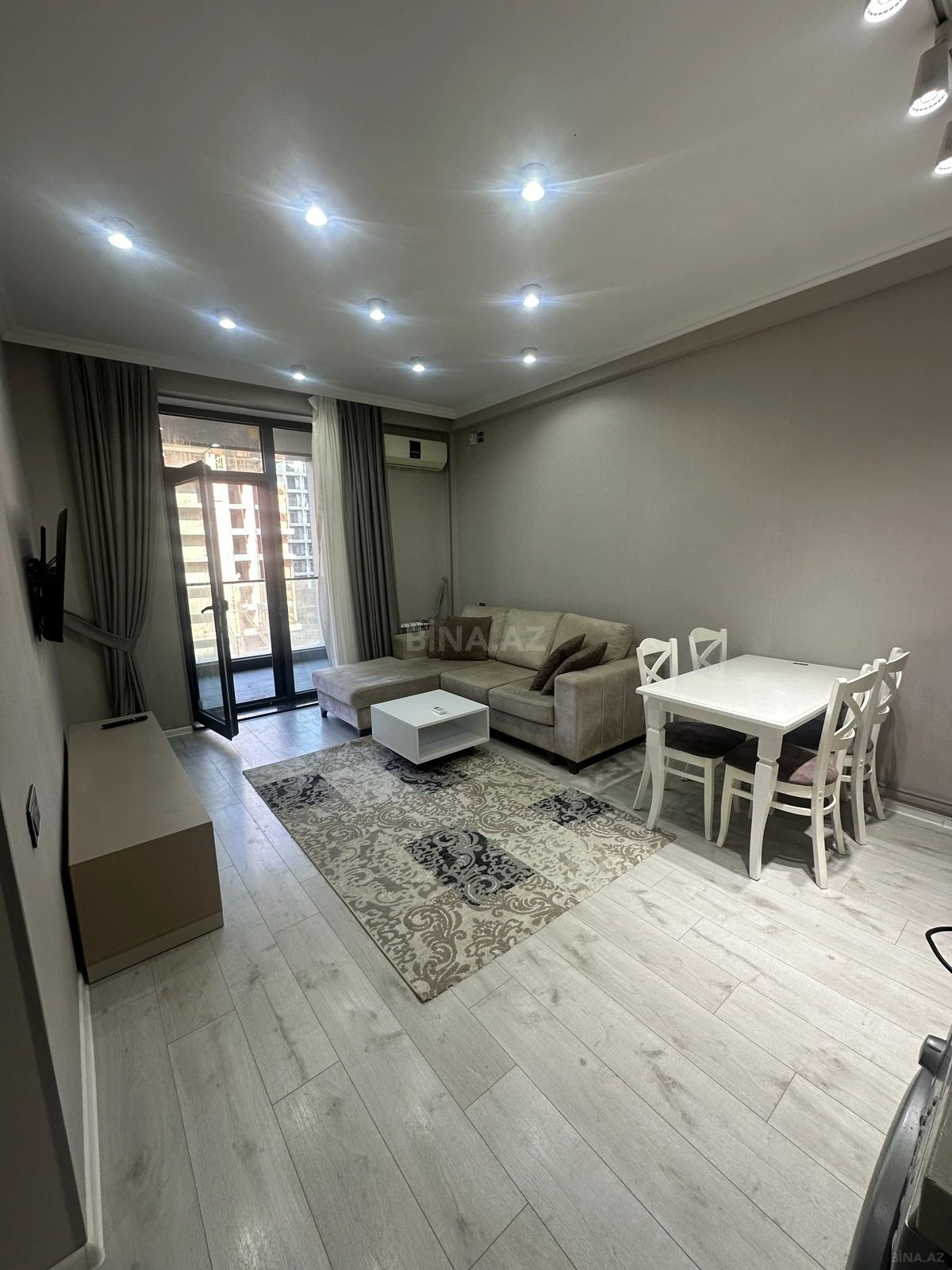Kirayə verilir 2 otaqlı mənzil 60 m²