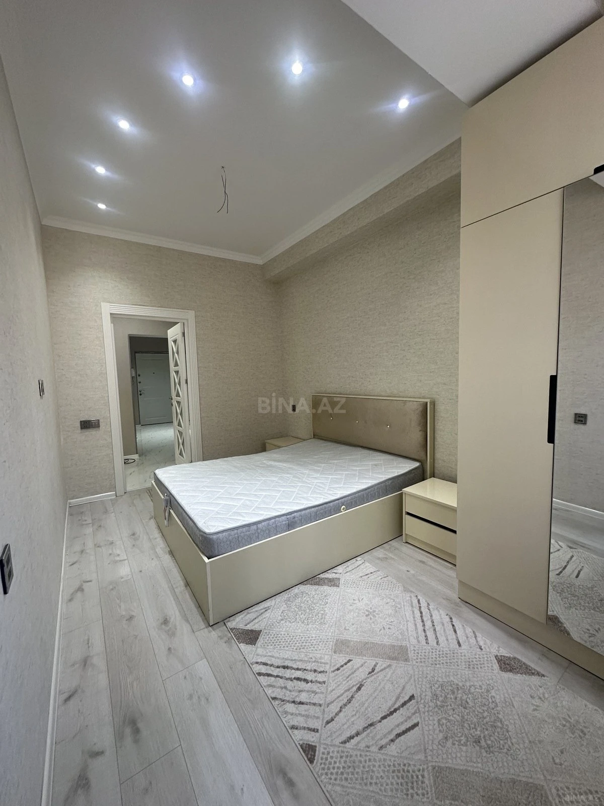 Kirayə verilir 2 otaqlı mənzil 60 m²