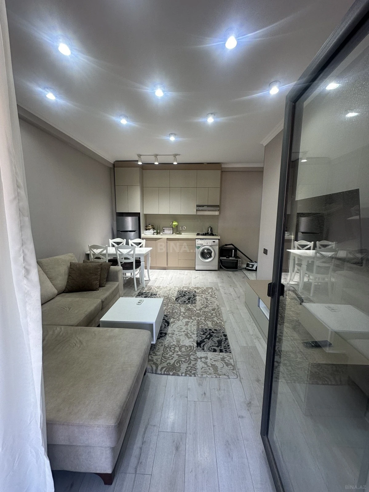 Kirayə verilir 2 otaqlı mənzil 60 m²