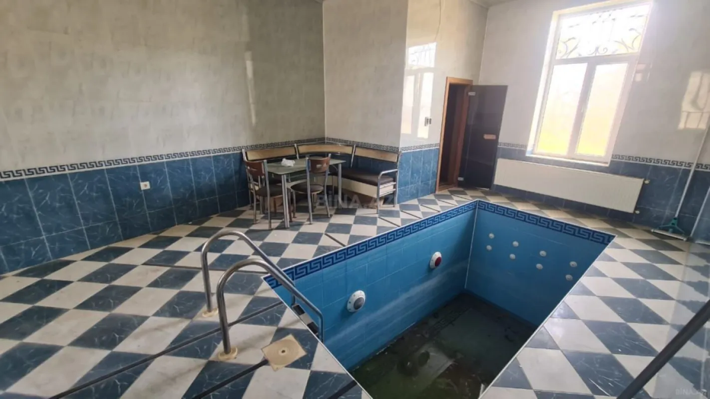 Kirayə verilir 7 otaqlı həyət evi 300 m²