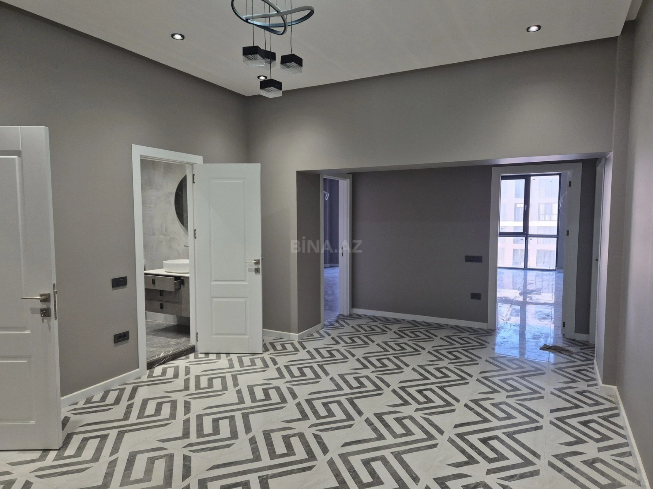 Satılır 2 otaqlı mənzil 117 m²