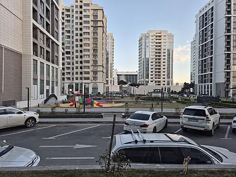 Satılır 2 otaqlı mənzil 117 m²