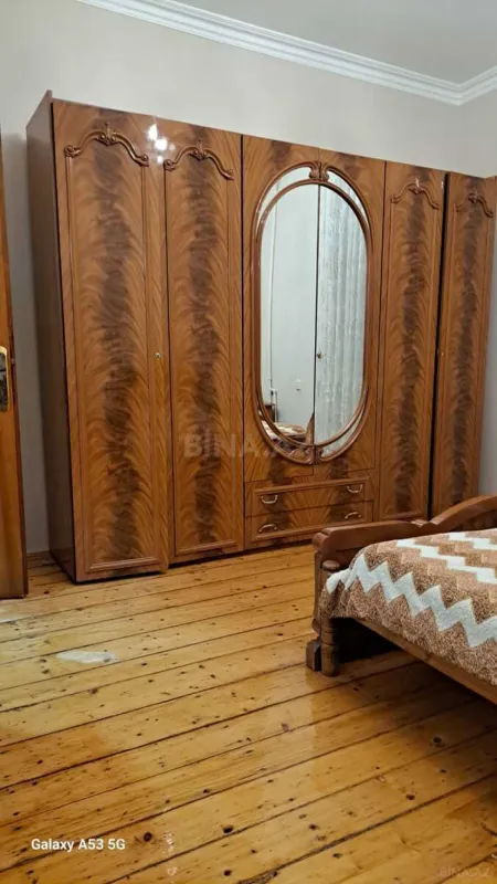 Kirayə verilir 2 otaqlı mənzil 70 m²