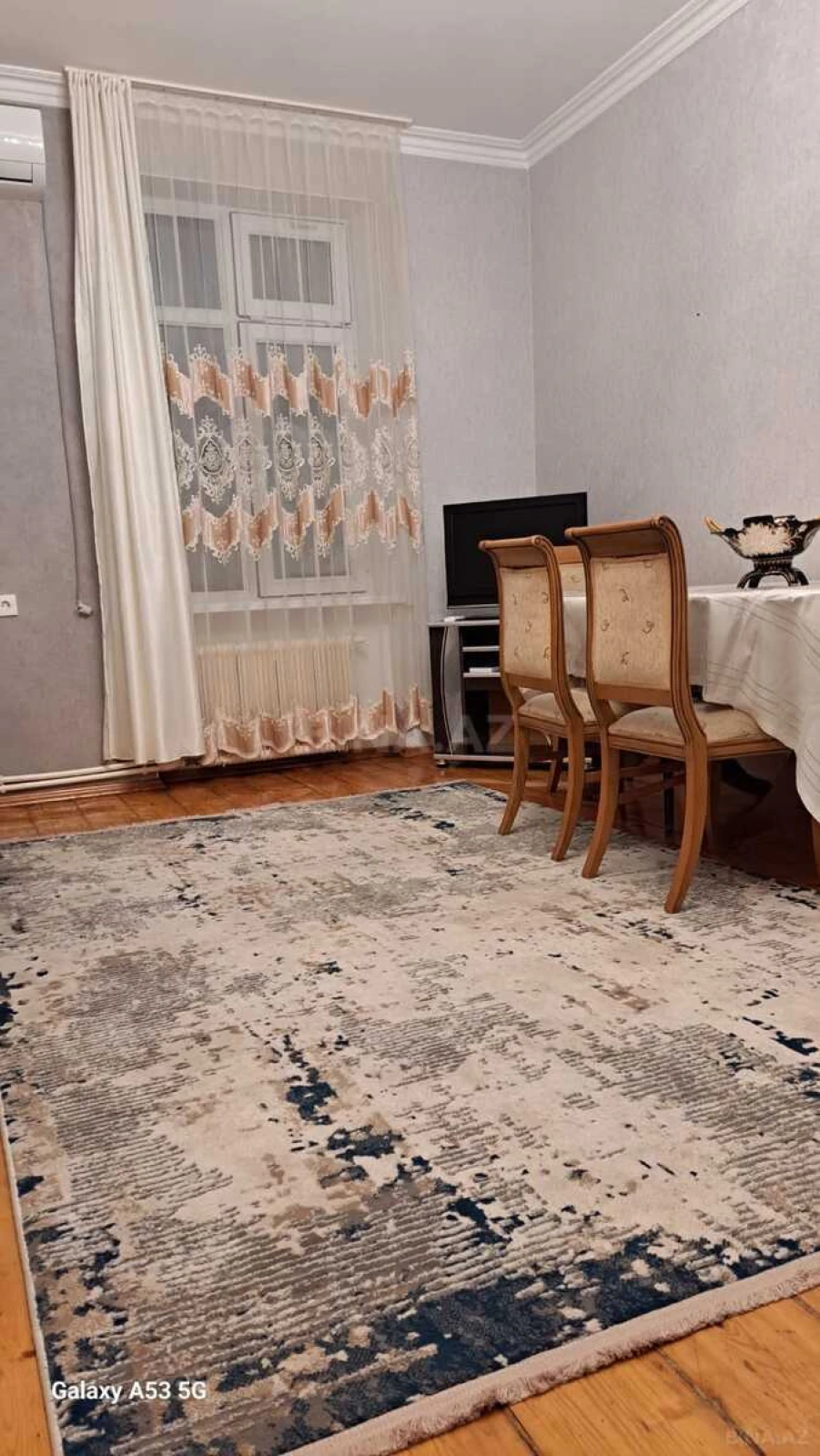Kirayə verilir 2 otaqlı mənzil 70 m²