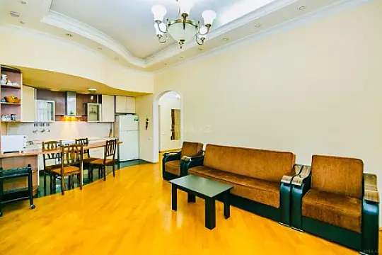 Kirayə verilir 3 otaqlı mənzil 90 m²